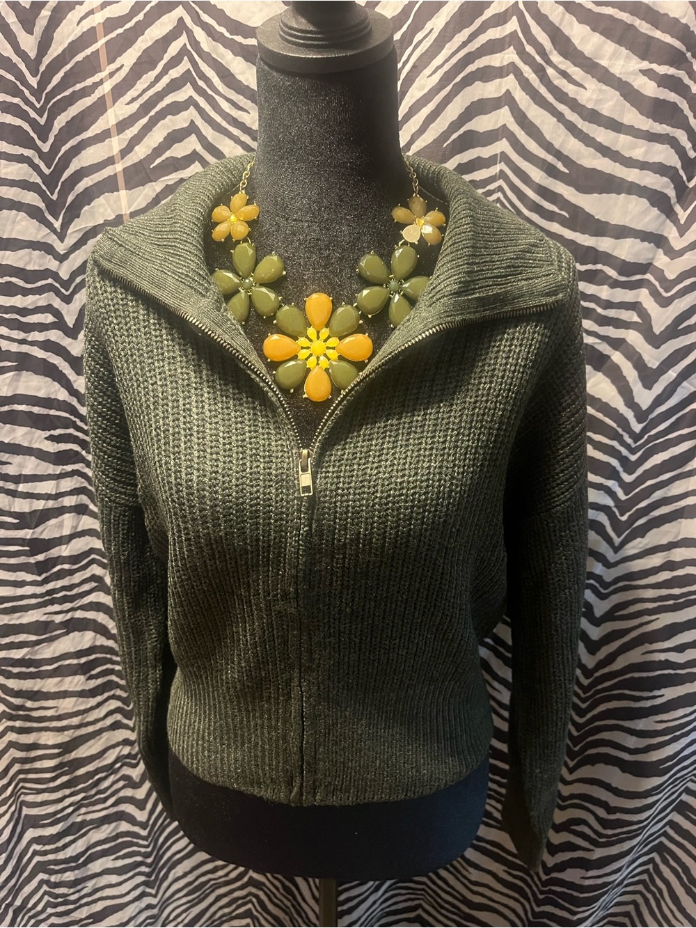 Cardigan Sweatet Olive Green  Zip Up